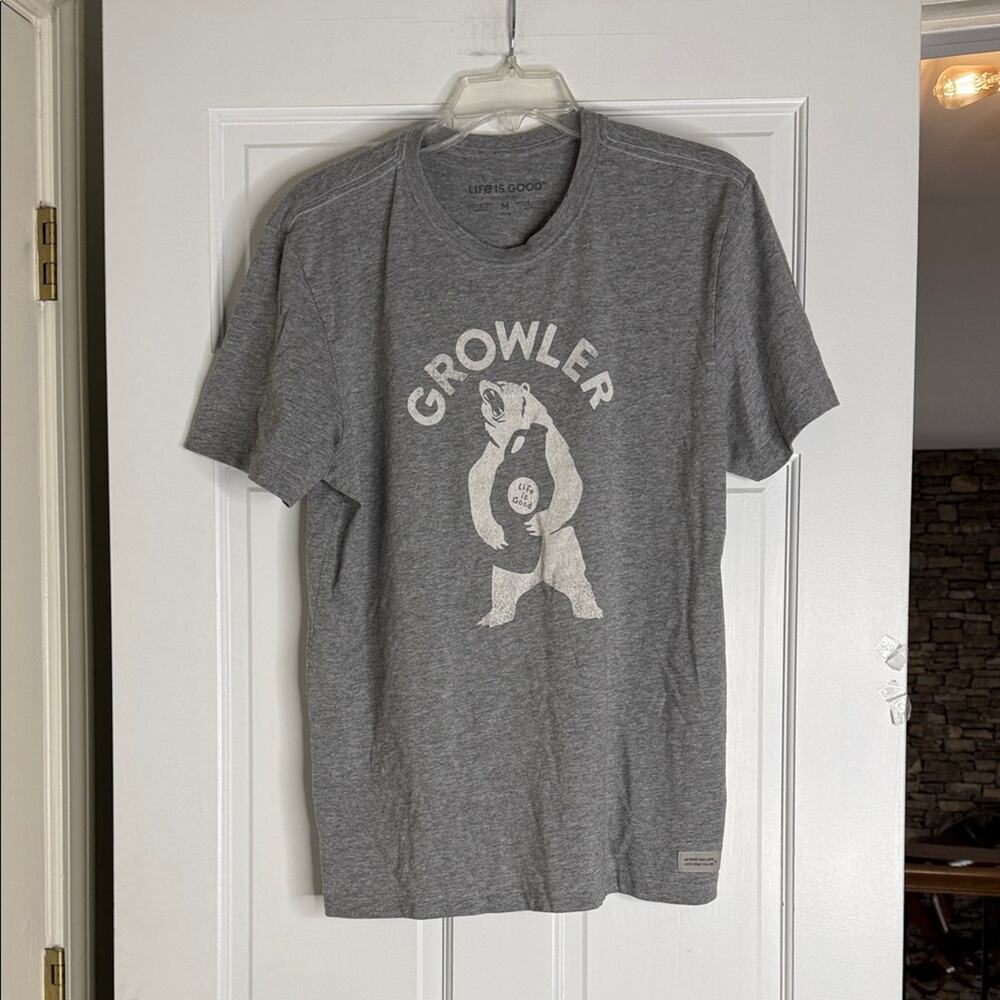 Life Is Good Men's Gray Growler Tee. Medium